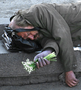 seller of spring flowers