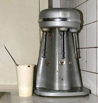 milk cocktail mixer